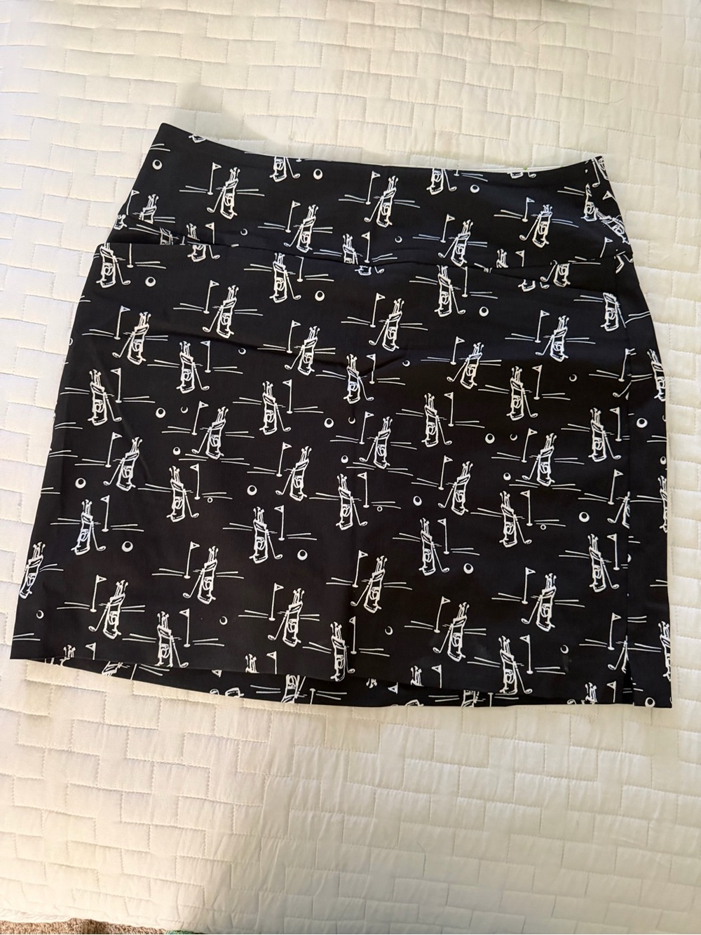 Black Printed Women's Skirt - Classic Graphic Pattern